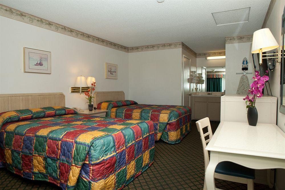 Town House Motel Lancaster Dış mekan fotoğraf
